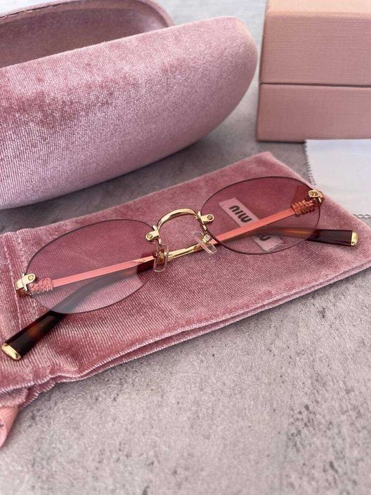 Óculos de Sol Miu Miu Rosa
