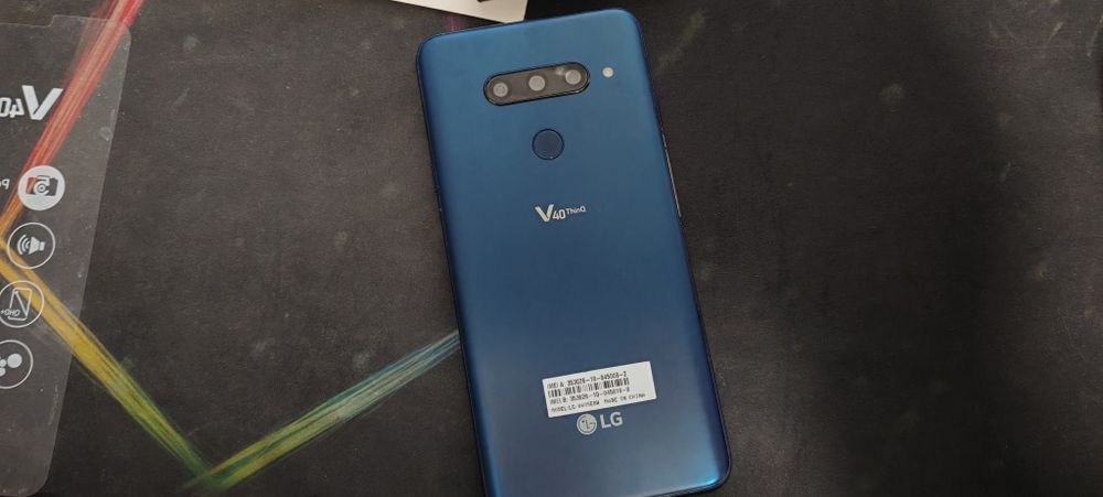 Смартфон LG V40 ThinQ 2sim