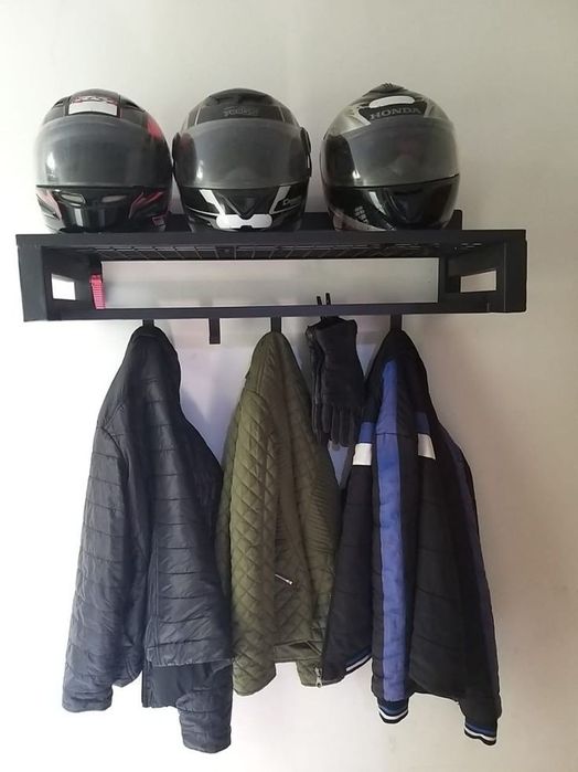 Prateleiras/ capacetes/ casacos/ suportes