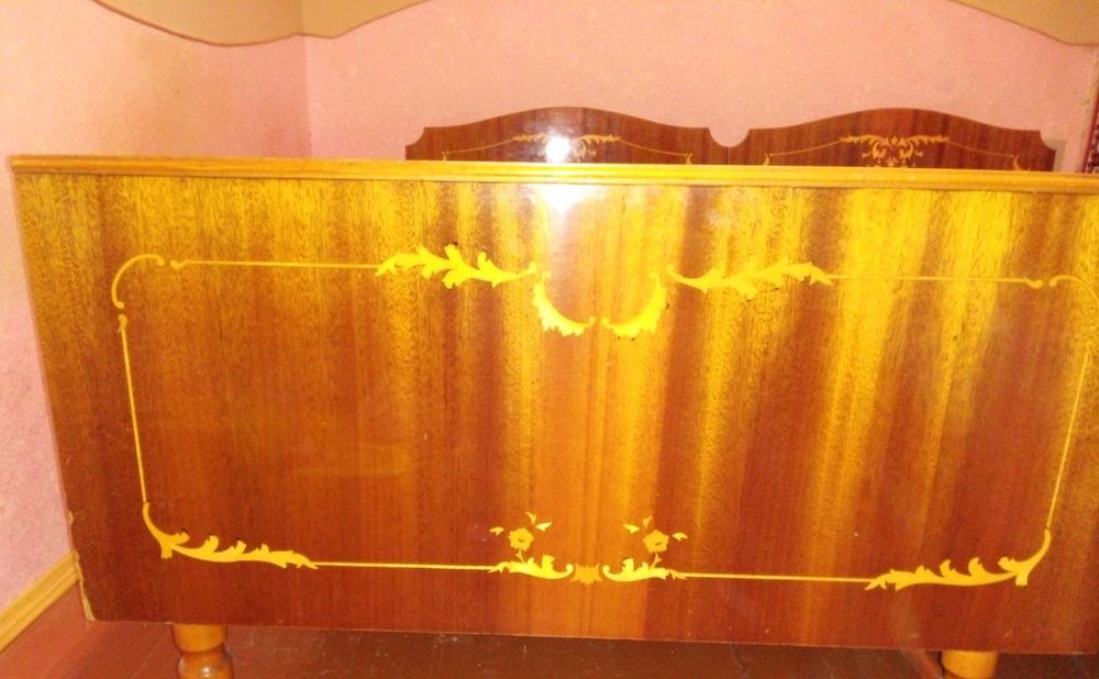 Ліжка бувші в житку