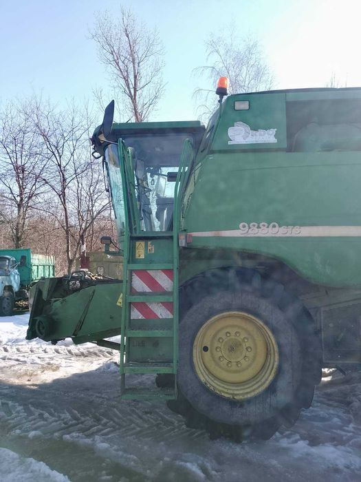 Комбайн JOHN DEERE 9880i STS