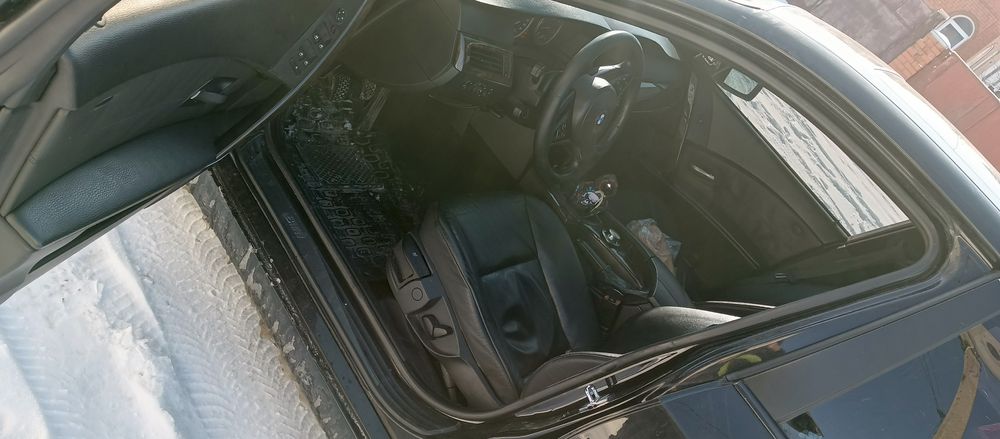Продам обмен БМВ 525D e61