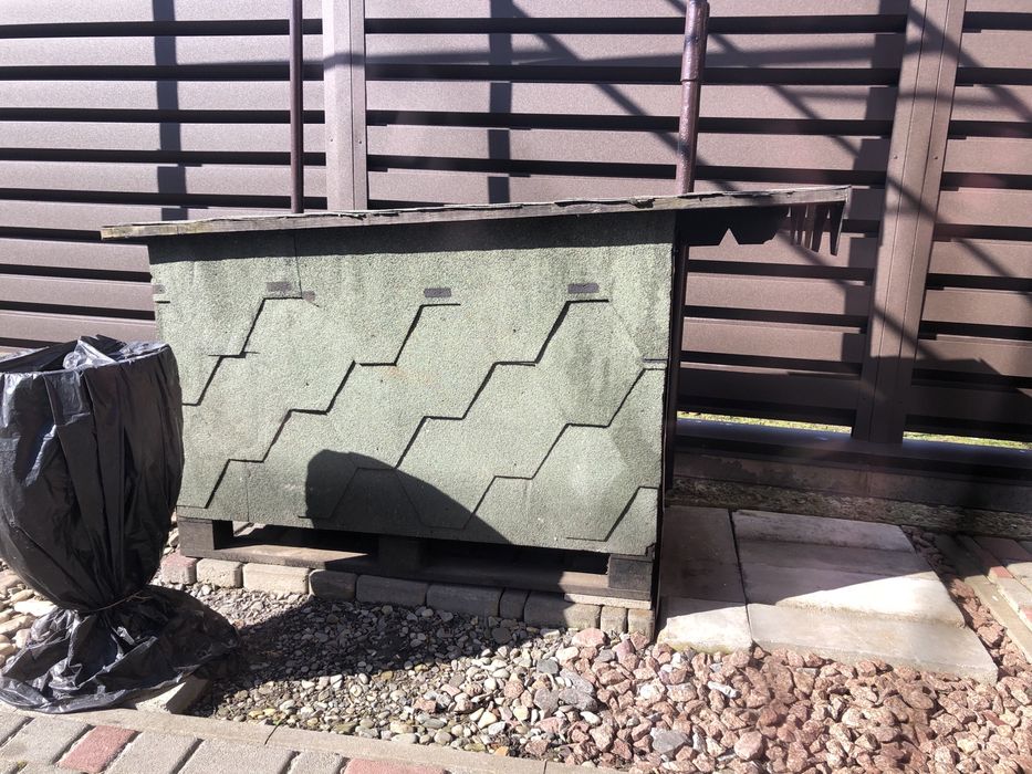 Будка для собаки.