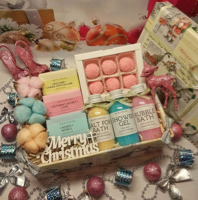 Розкішний подарунок дівчині на Новий рік. Подарунок коханій, дружині.