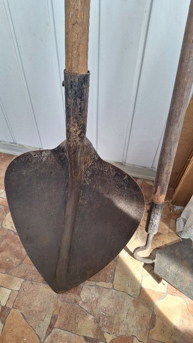 Продам лопати, сапки