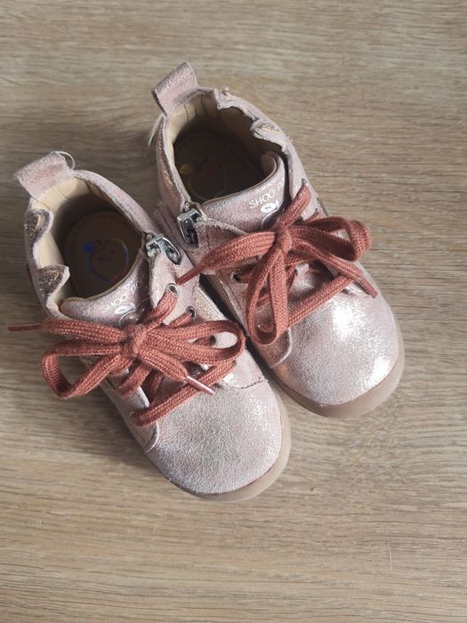 Nowe buty dla dziewczynki 22
