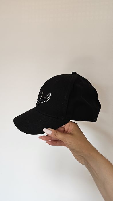 Czapka z daszkiem typu snap back, Off Beat