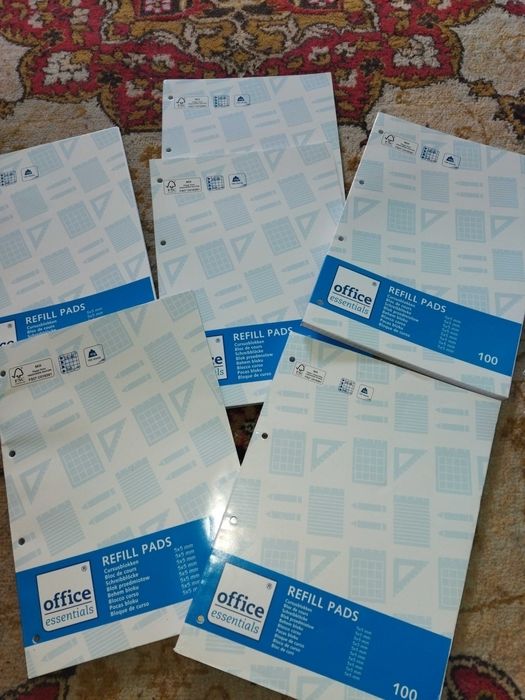 Блокнот Зошит A4 Office Essentials 100 аркушів