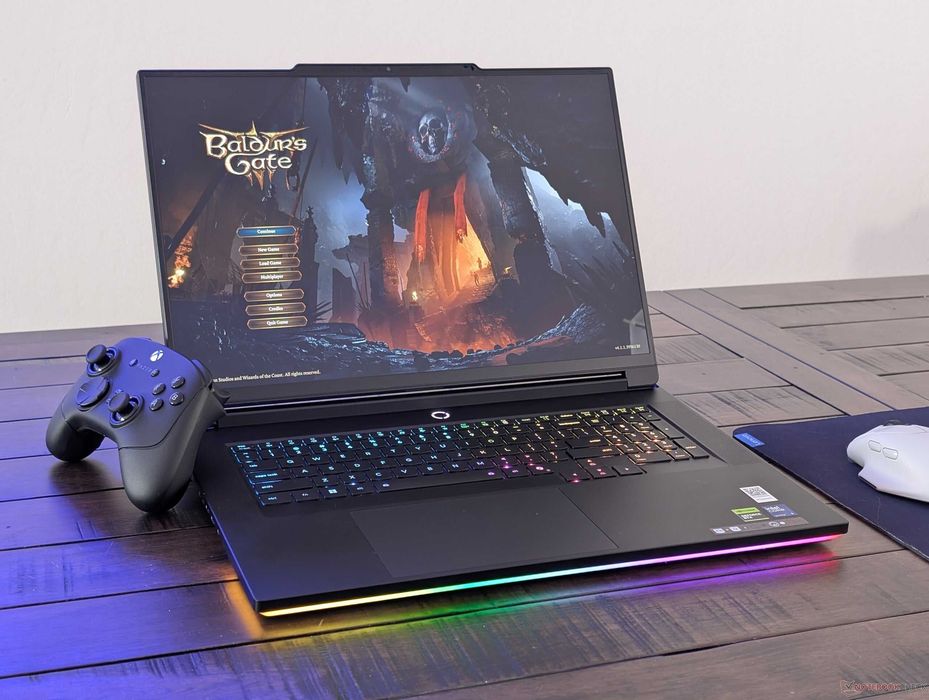 Ноутбук Lenovo Legion 9 18IAX10 | RTX 5090 175W | 64GB RAM | 4TB SSD | 4K+ 18" Dual mode 3D Naked Eye Screen | Єдиний в Україні
