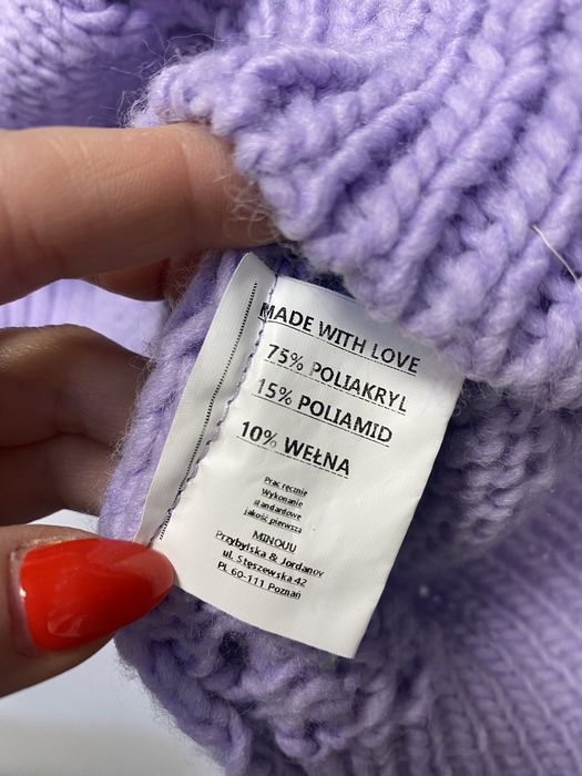 Minouu Przybylska jordanov liliowy sweter wełna dzianina motyl oversiz