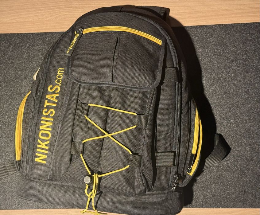 Nikon D3200 + Nikkor 18-55mm f3.5 + extras