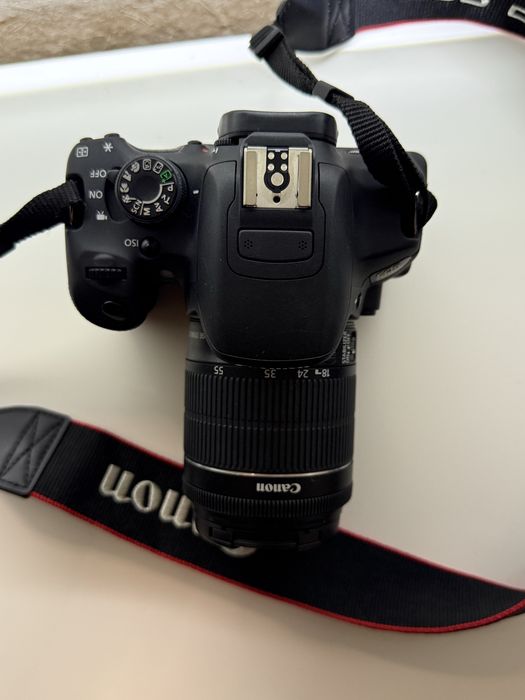 Lustrzanka canon EOS 700d