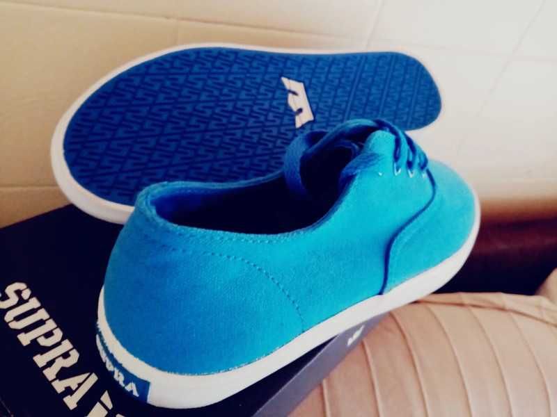 Fantásticas Sapatilhas Azuis Supra novas