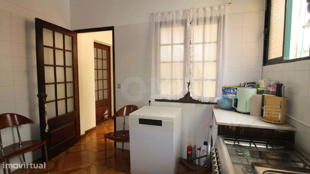 Prédio para Comércio e Habitação no Centro de Machico