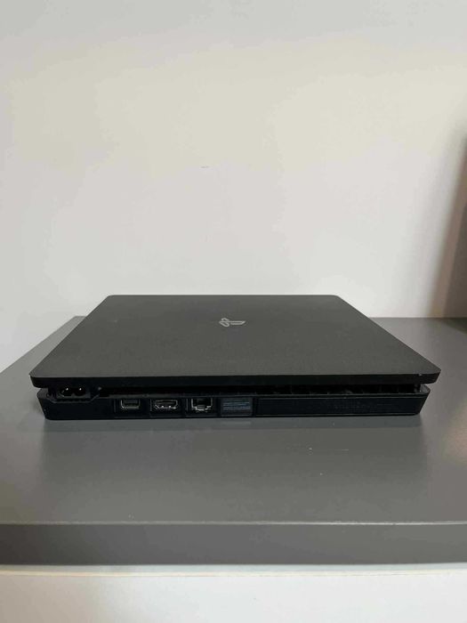 Playstation 4 Slim