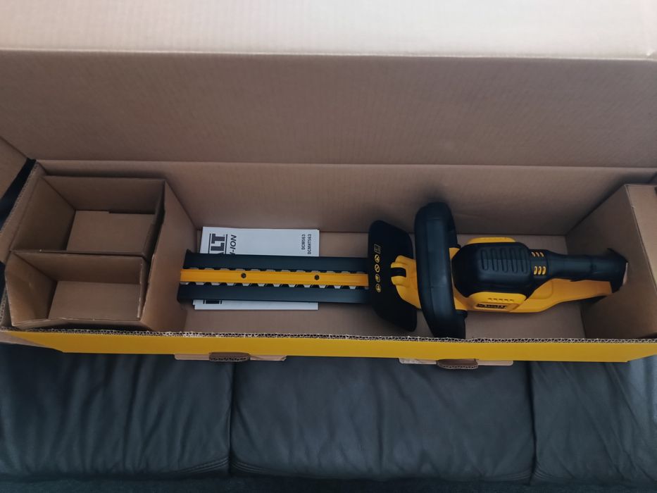 Кущеріз DeWalt DCM563PB