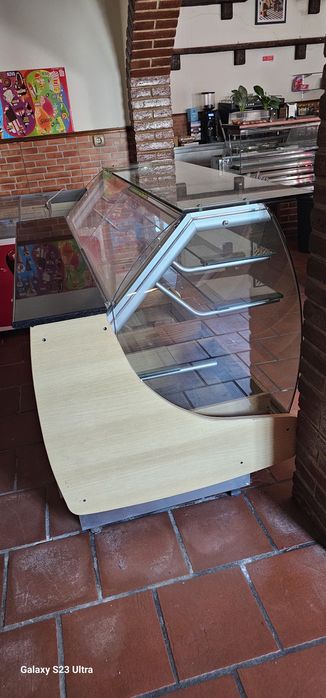 Vitrine neutra usada