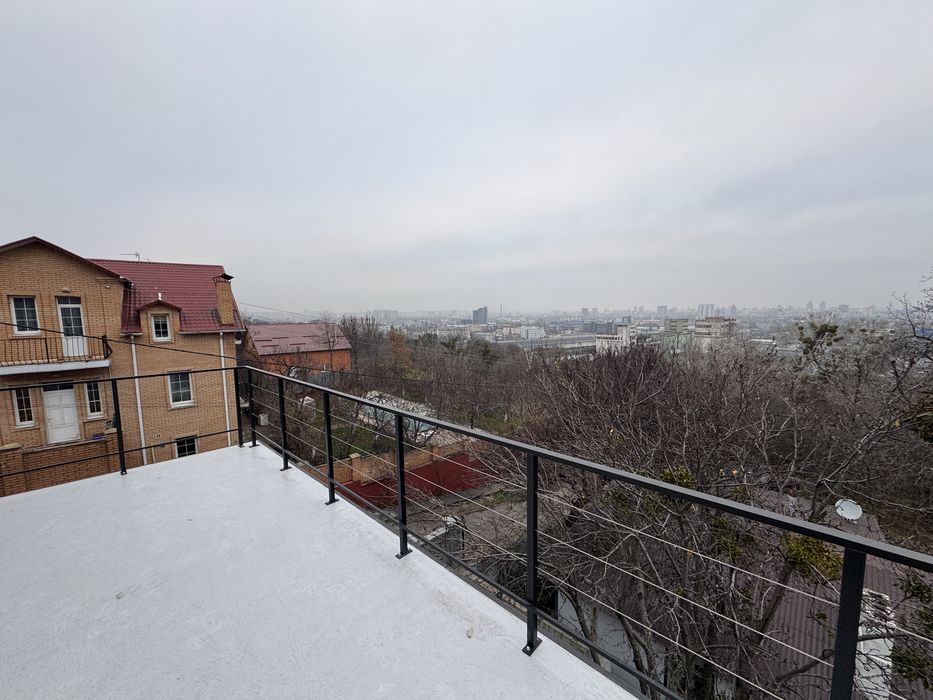 Оренда будинку з панорамним видом на Поділ