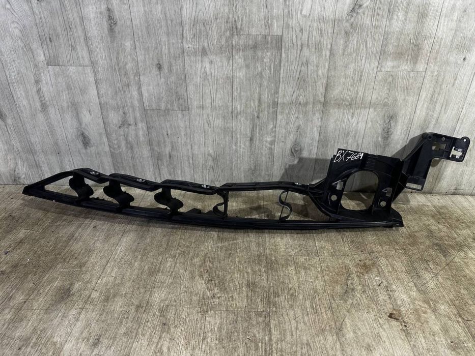 Кронштейн переднього правого крила BMW X5 E70 ( 2006 - 2013 г.)