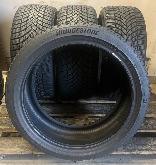 4 x BRIDGESTONE Blizzak LM005 225/40 R18 92V Extra Load (XL) zimowe