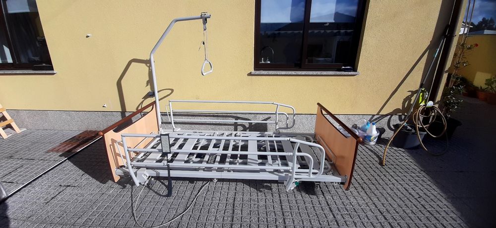 Camas articuladas elétricas e elevatórias hospitalar