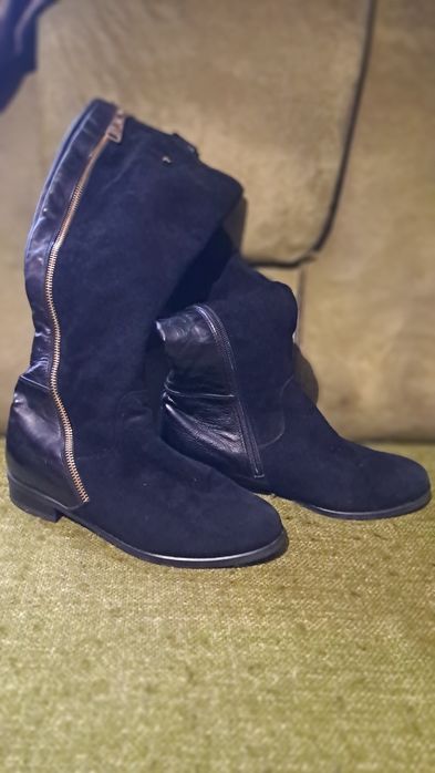 Сапожки розмір 36,5.