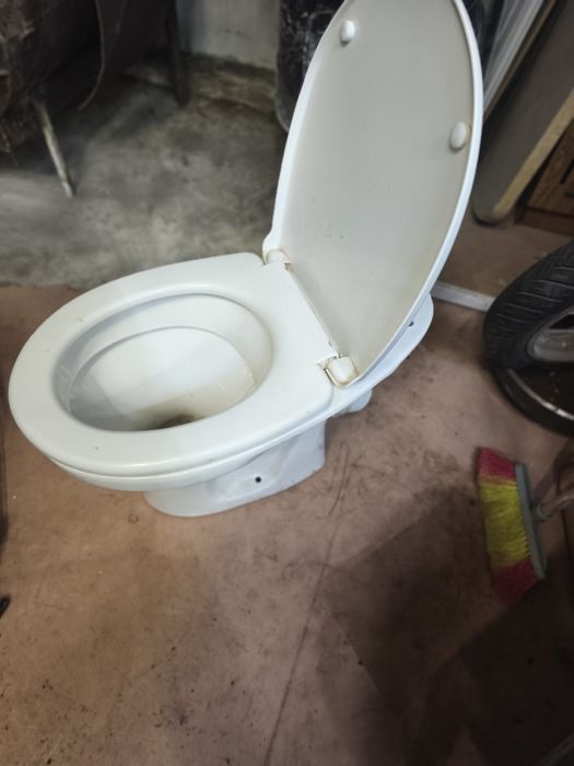 Продам унітаз б.у.