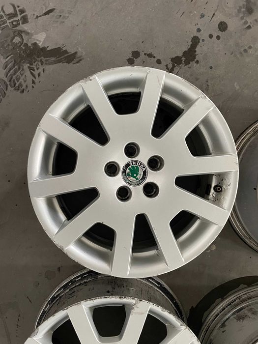 Jantes Originais Skoda Fabia vRS R16 5x100