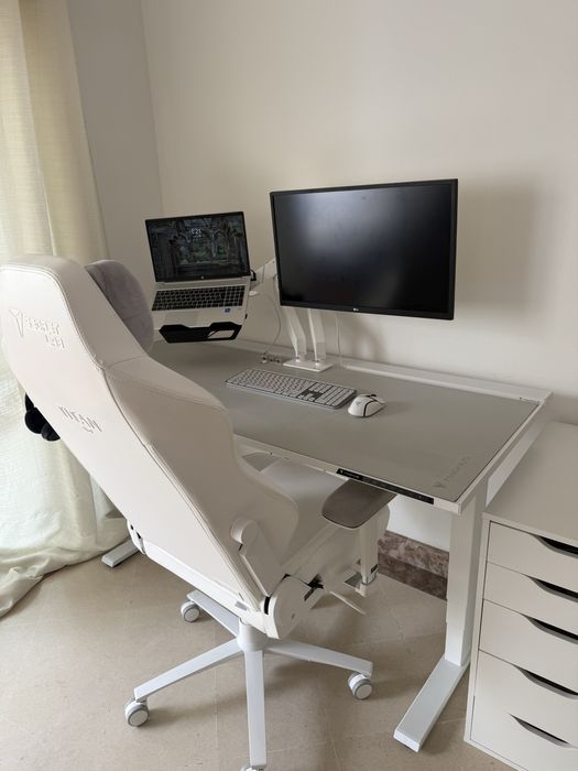 Secretária Gaming Secretlab MAGNUS Pro Branca + Iluminação LED RGB + Acessórios (Mais de €1.800 Novo)