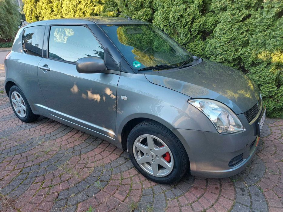 Suzuki Swift 1.3 benzyna grudzien/2005 rok.