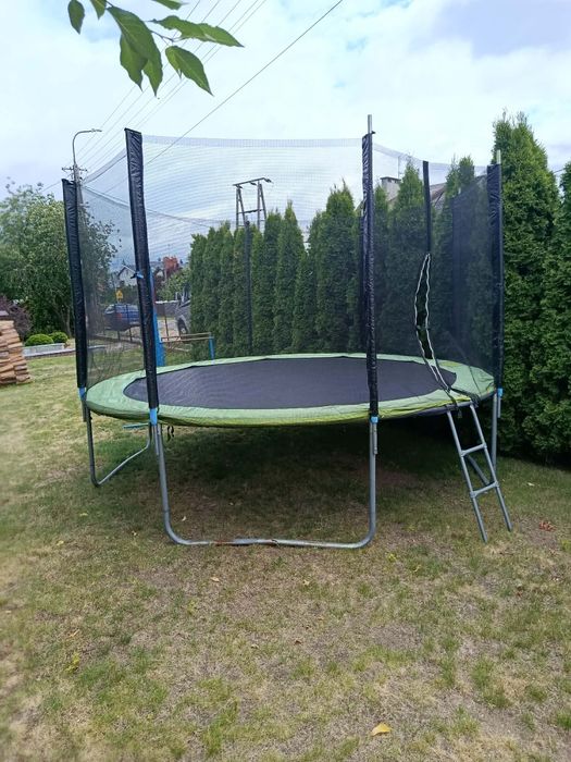 Sprzedam trampolinę.