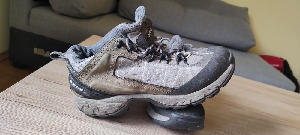 Buty trekkingowe Hi-Tec rozmiar 40 wodo odporne!