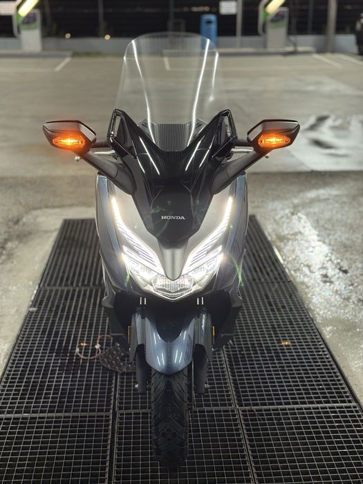 Honda forza 300
