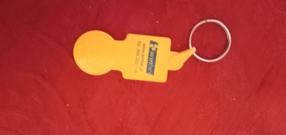 Eu satisfaço Duas vezes-Porta Chaves Twix 10E- Calças bebé 2E. desde2E