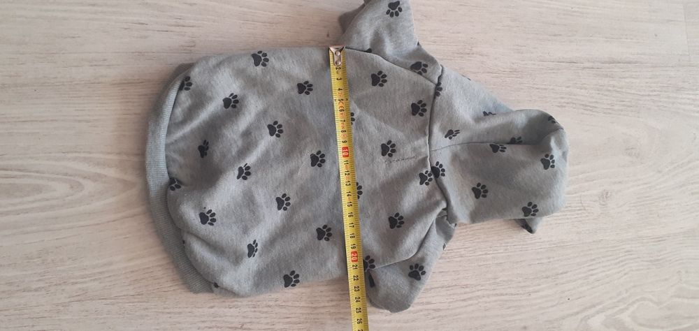 Nowa bluza dla psa s