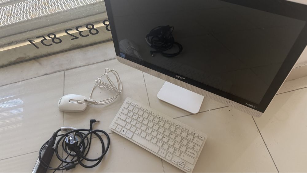 Computador Acer branco