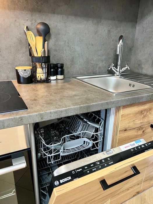 Гарна! 2 КІМНАТНА квартира з сучасним ремонтом, біля Обласної Лікарні