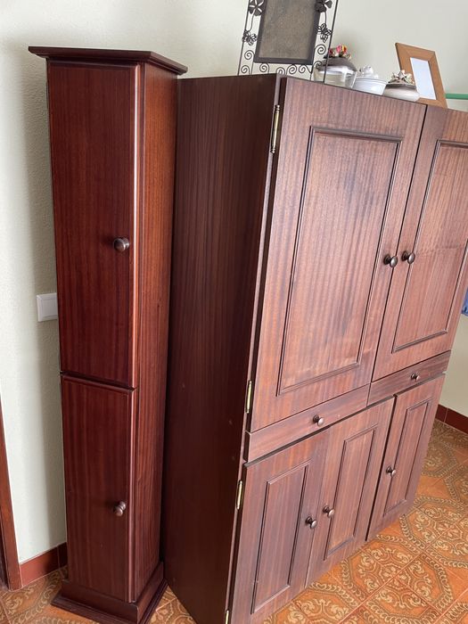 Estante Fechada para CD’s