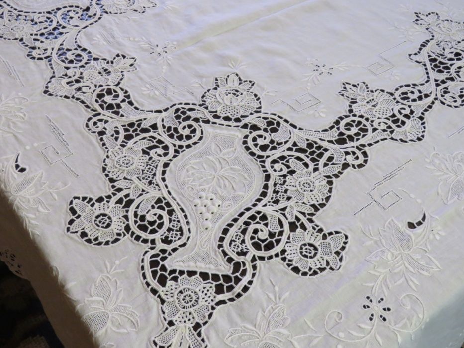 Toalha em linho, bordado da Madeira