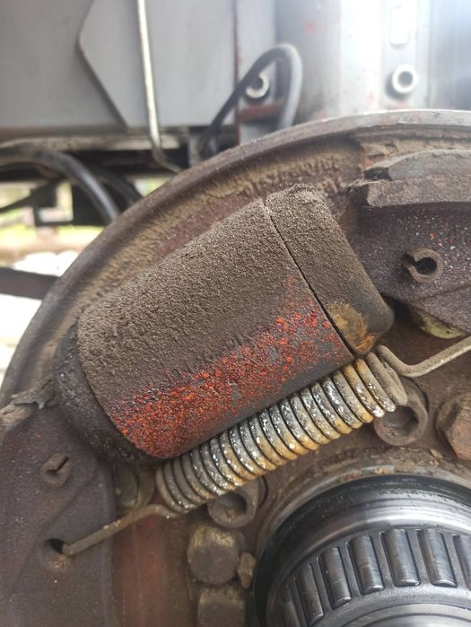 Гальмівний циліндр до екскаватора Атлас