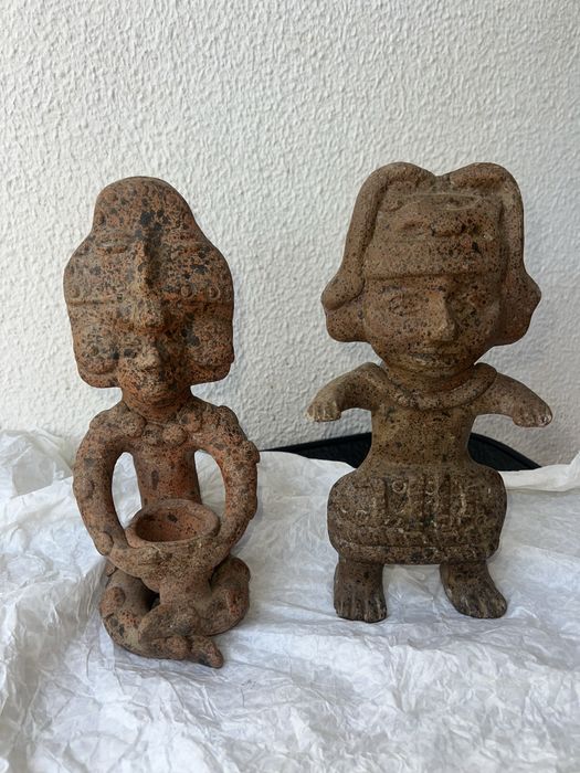 Par de figuras em terracota – estilo pré-colombiano – 25 cm