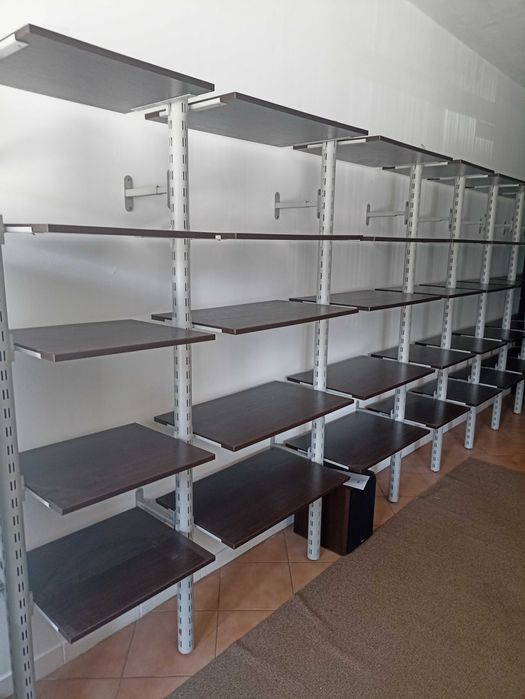 Regał, szafy, stolik - zestaw