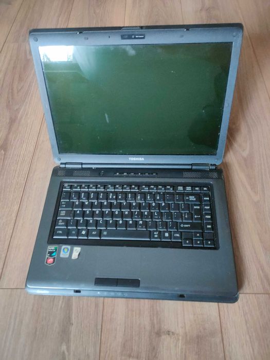 Laptop Toshiba satellite L300D-245