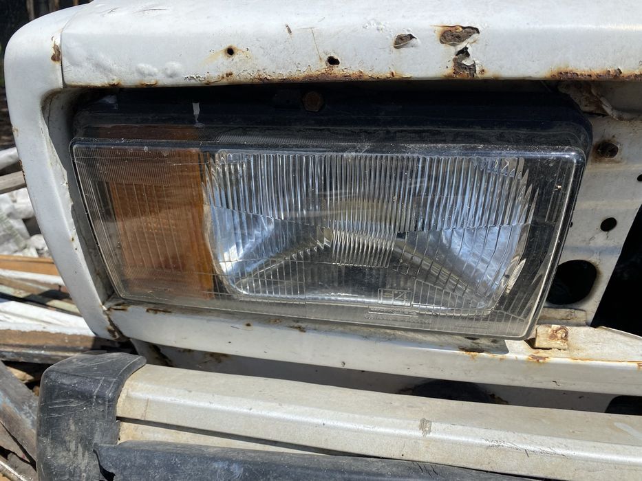 Продам передні фари ваз2105 ціна за пару