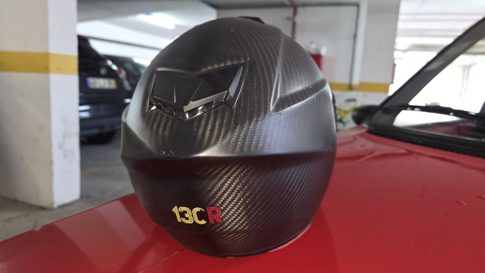 Capacete em carbono tamanho M