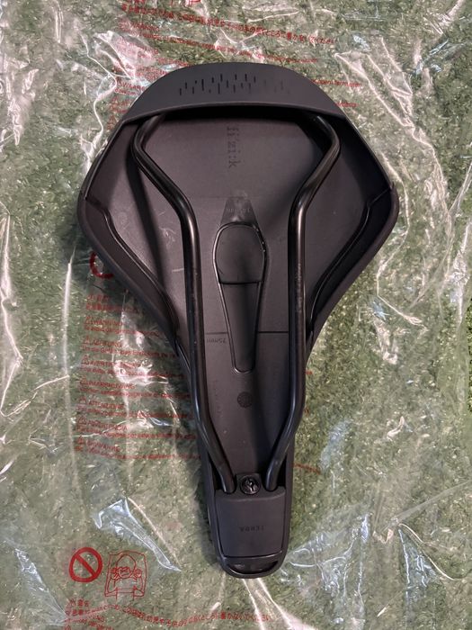Selim Fizik Terra Ridon X5 145mm NOVO