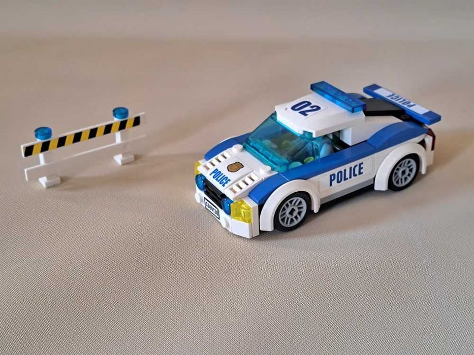 Klocki LEGO CITY 60138 komplet klocków i figurek