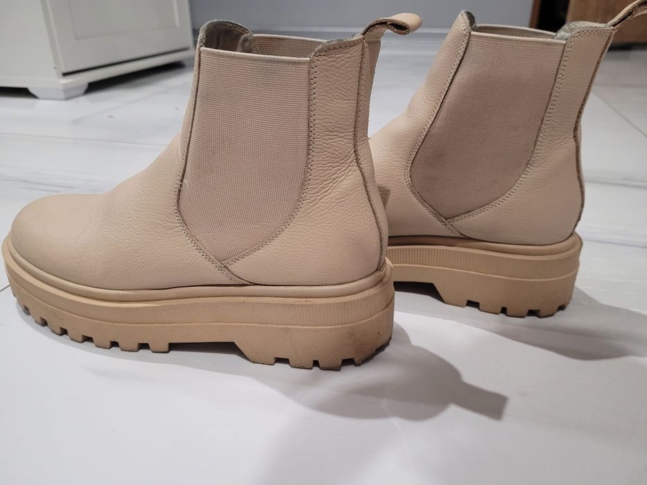 Buty Lasocki beżowe ze skóry rozmiar 39 stan bardzo dobry