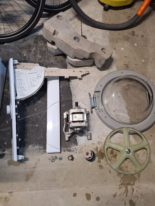 Pralka Ariston na  części