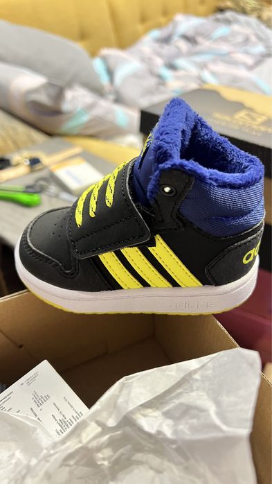 Брендове дитяче взуття оптом.